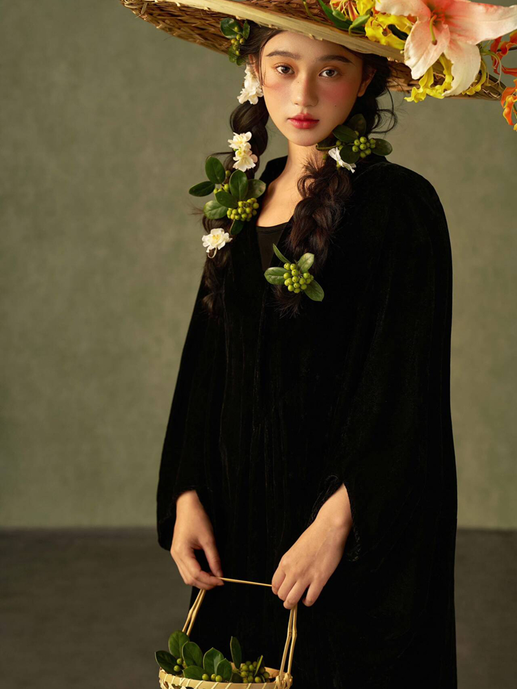 Photography Vintage - New Vintage Chinese Style Black Velvet