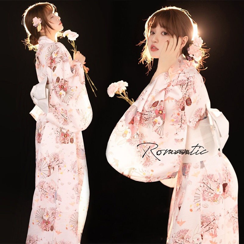 Dark Elegant Girl Kimono Photo - Photography Vintage avis et prix