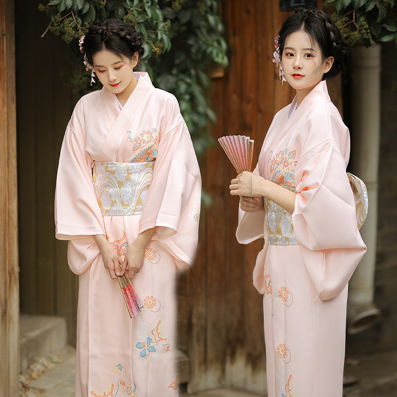 Dark Elegant Girl Kimono Photo - Photography Vintage avis et prix